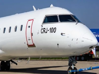 CRJ 100